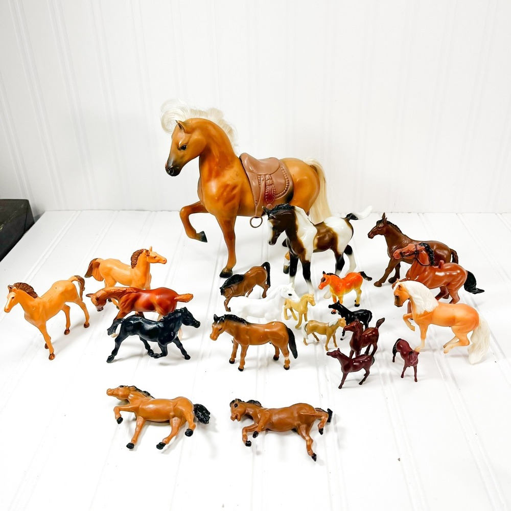 large lot of‎ vintage horses, 1999 Breyer, 1992 Marchon, ERTL and Unbranded 20+